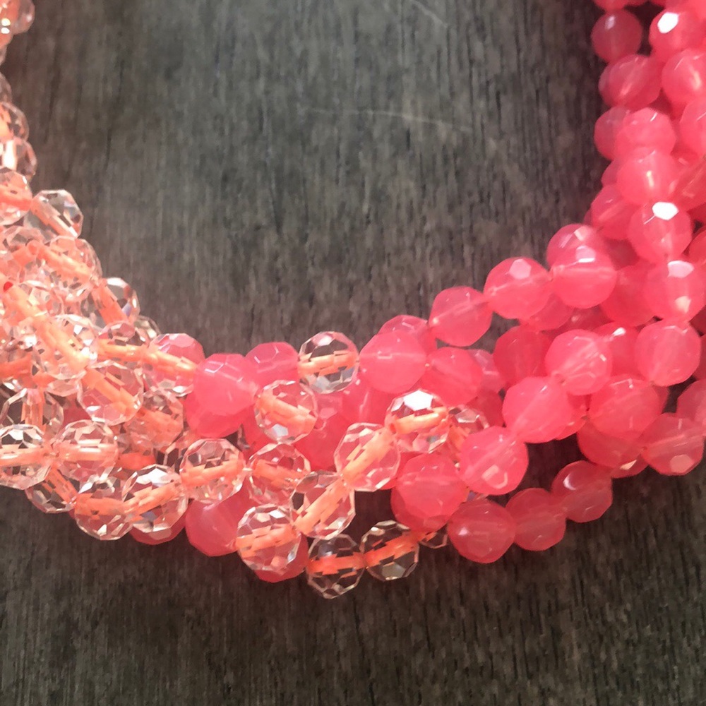 Kate Spade pink the bead goes on the necklace - Picture 7 of 9